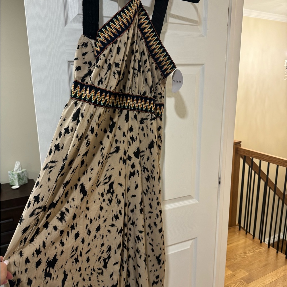 Chic Black and Tan Patterned Dress